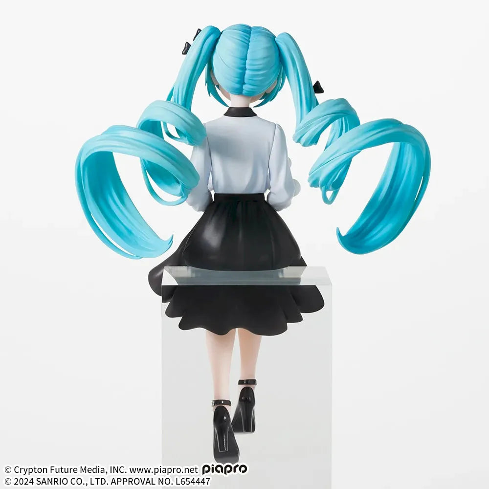 Hatsune Miku x Cinnamoroll Chokonose Premium Osumashi Ver. Figure