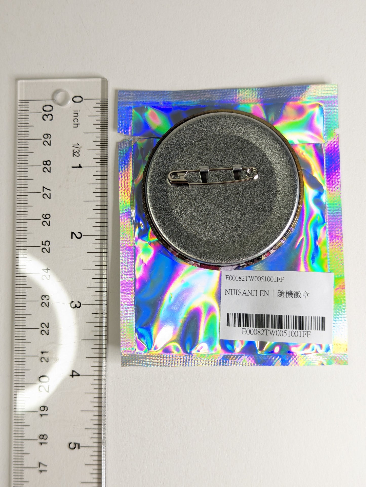 Uki Violeta Nijisanji EN x Ou En Cafe Taiwan Exclusive Can Badge