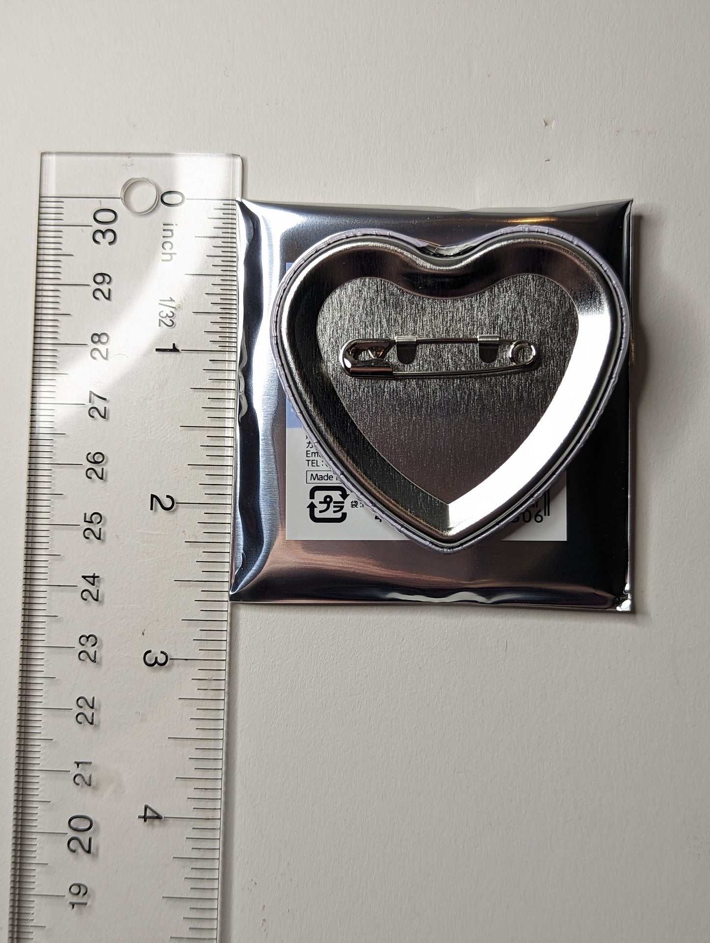 Mofuego Mairimashita Iruma-kun Welcome to Demon School Heart Can Badge