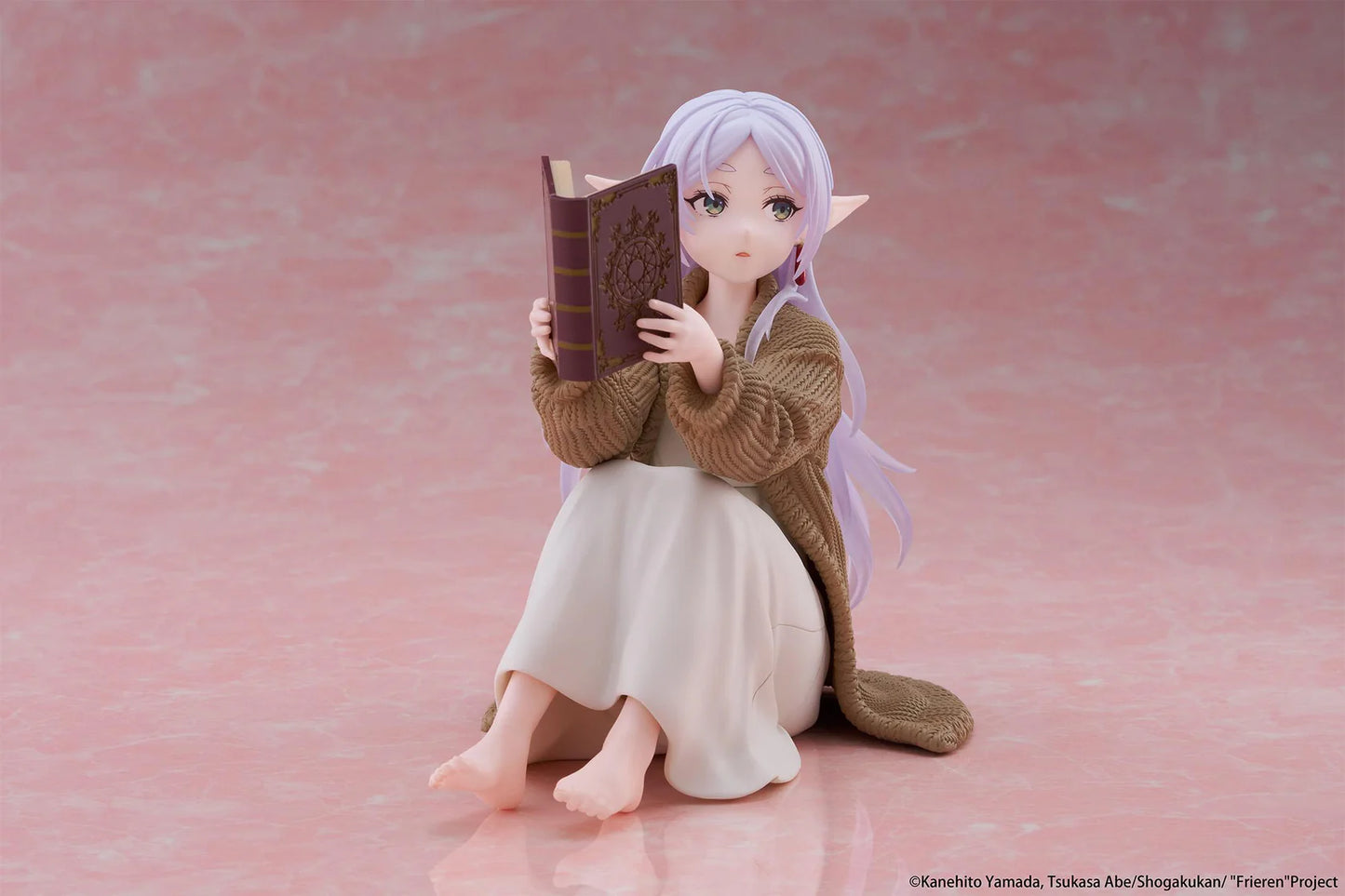 [FIGURE PREORDER] Frieren: Beyond Journey's End Desktop Cute Figure - Frieren (Roomwear Ver.)