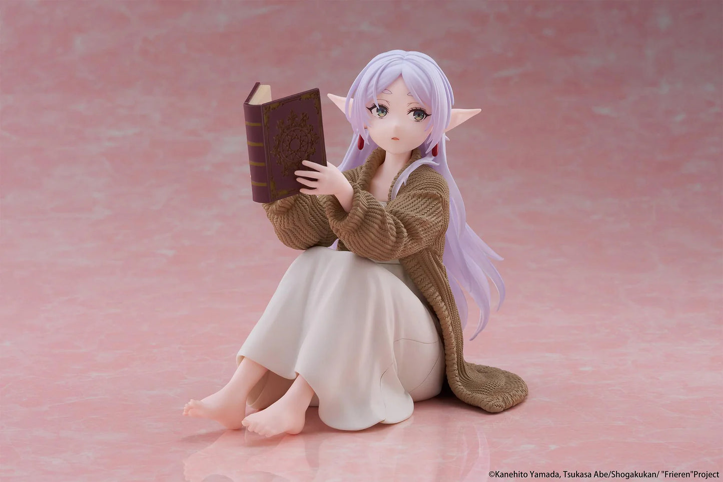 [FIGURE PREORDER] Frieren: Beyond Journey's End Desktop Cute Figure - Frieren (Roomwear Ver.)