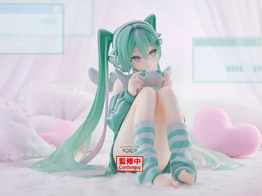 [FIGURE PREORDER] Hatsune Miku Vocaloid Holiday Memories Figure