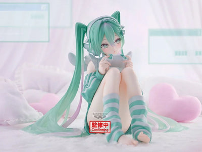 [FIGURE PREORDER] Hatsune Miku Vocaloid Holiday Memories Figure