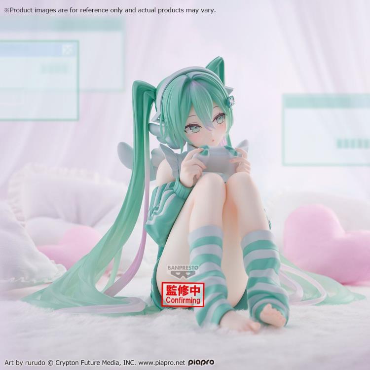 [FIGURE PREORDER] Hatsune Miku Vocaloid Holiday Memories Figure