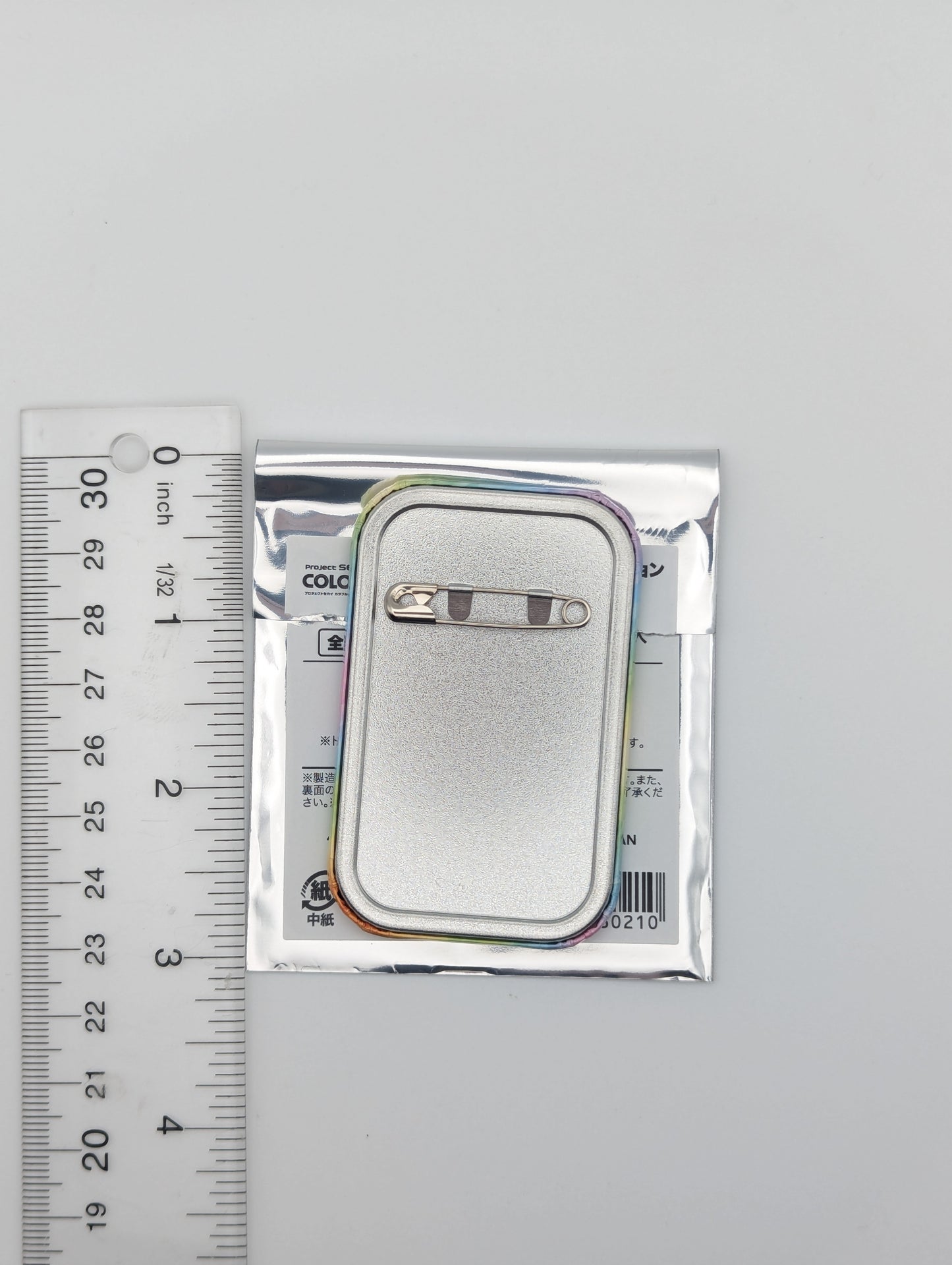 Airi Momoi Project Sekai Square Can Badge