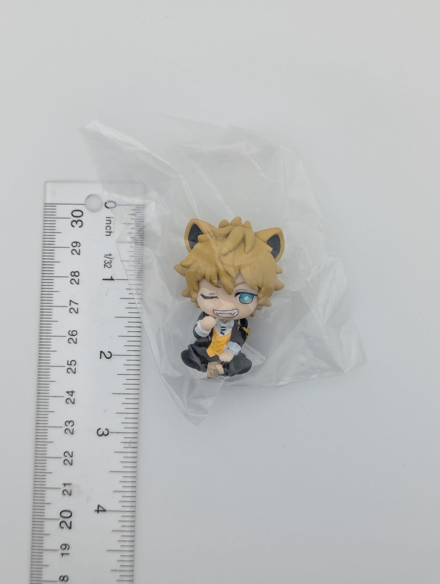 Ruggie Bucchi Twisted Wonderland Mini Figure