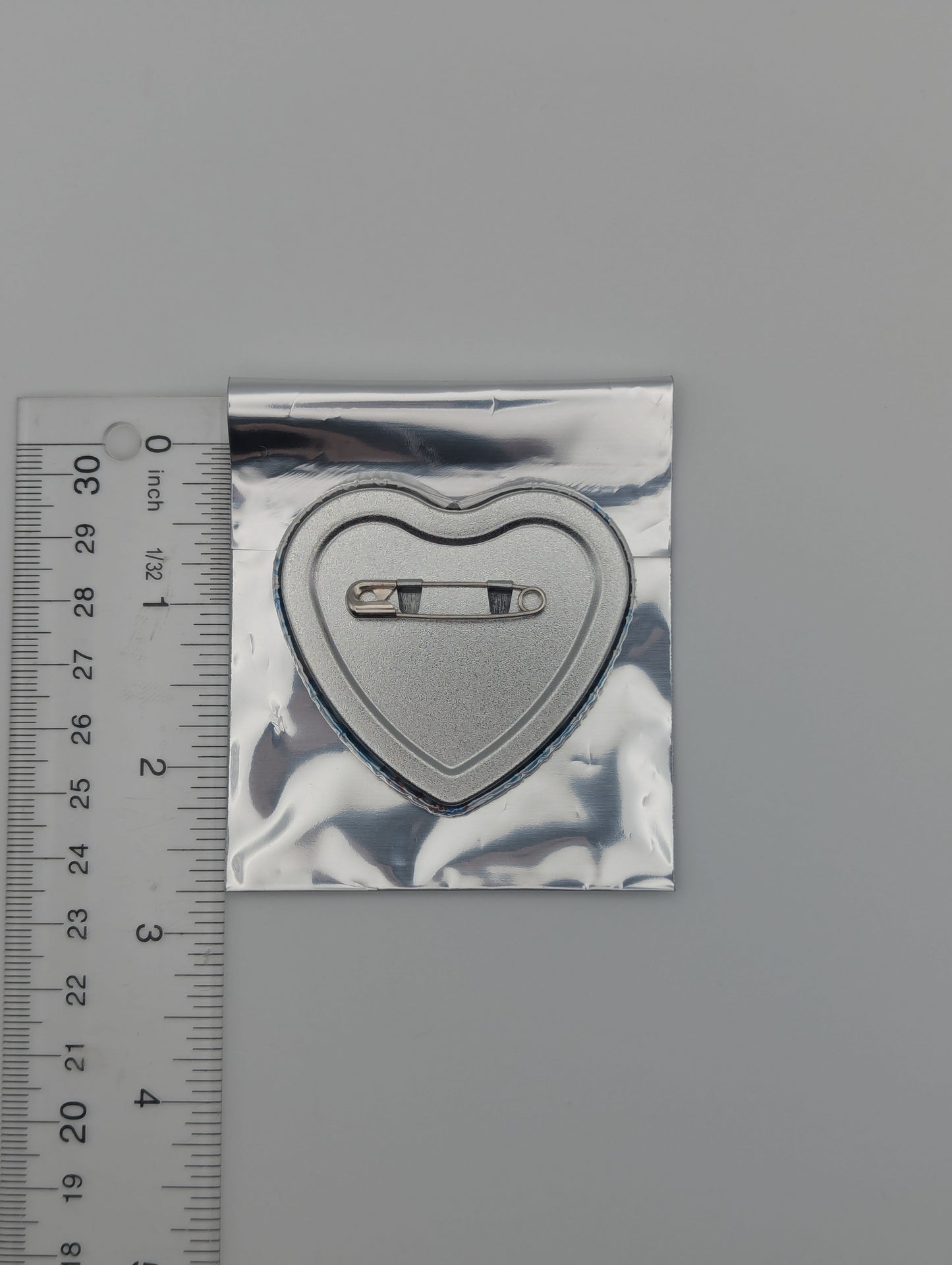 Tsujigiri Nagiri The Vampire Dies in No Time Heart Can Badge